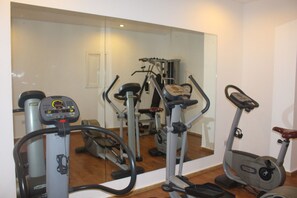 Fitness facility - Accra Luxury Apartments (Accra)