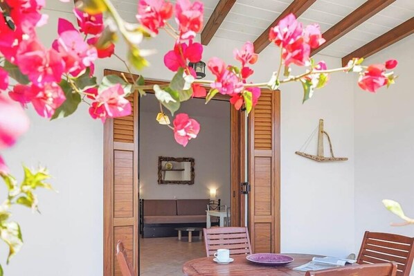 Outdoor dining - Anemonisia (Skiros)