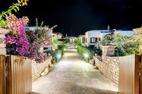 Property grounds. Anemonisia