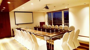 Meeting facility - Ginger Andheri East (Mumbai)