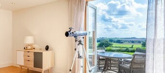 4 bedroom accommodation in Stafford