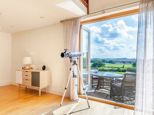 4 bedroom accommodation in Stafford