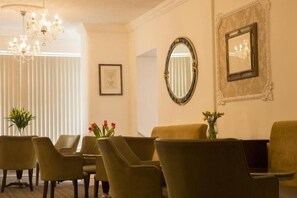 Dining - The Royal Alexandra Hotel (Blackpool)