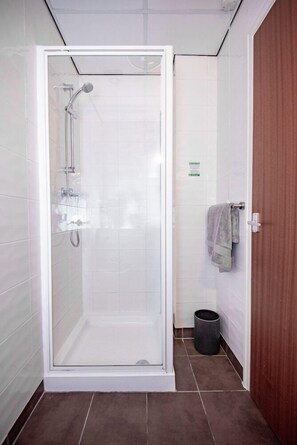 Bathroom - The Carn Brae (Blackpool)