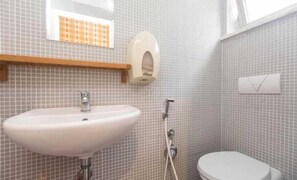 Bathroom - Sunflower City Youth Hotel (Rimini)