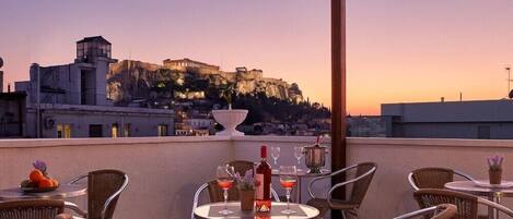 تناول الطعام بالخارج