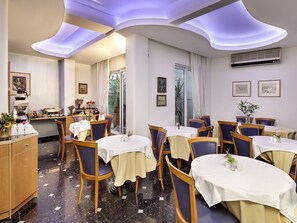 Dining - Athos (Samos)