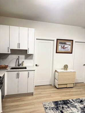 Private kitchen - Luxury 2-Bedroom Suite at Bear Mountain | Victoria (Langford)