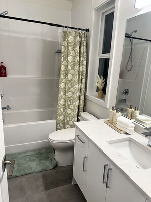 Hair dryer, towels, soap, toilet paper - Luxury 2-Bedroom Suite at Bear Mountain | Victoria (Langford)
