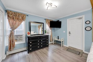 Bügeleisen/Bügelbrett, WLAN, Bettwäsche