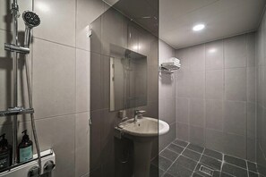 Bathroom - B Cent Hotel (Busan)