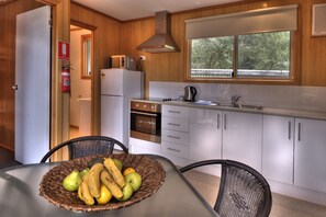 Private kitchen - Big4 Iluka on Freycinet Holiday Park (Coles Bay)