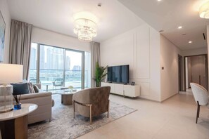 TV, offices - Burj Khalifa and Fountain View | Luxury Furnished! (Dubai)