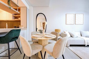Dining - Luxury Furnished 1BR, Prime Location, Al Meydan (Dubai)