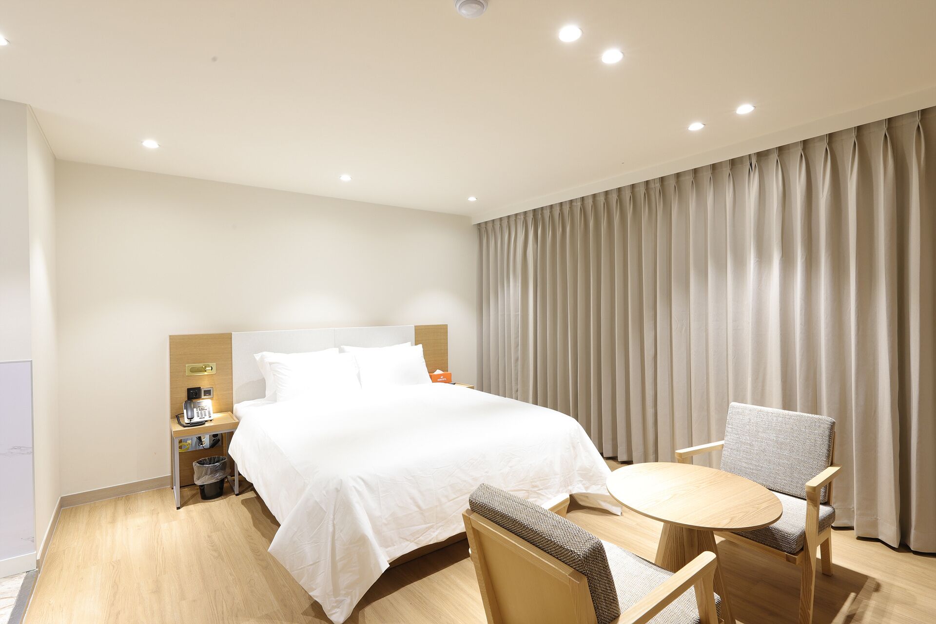 Wifi gratis y ropa de cama 