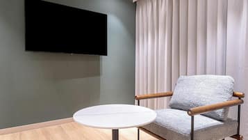 Standard Room | Soundproofing, free WiFi, bed sheets