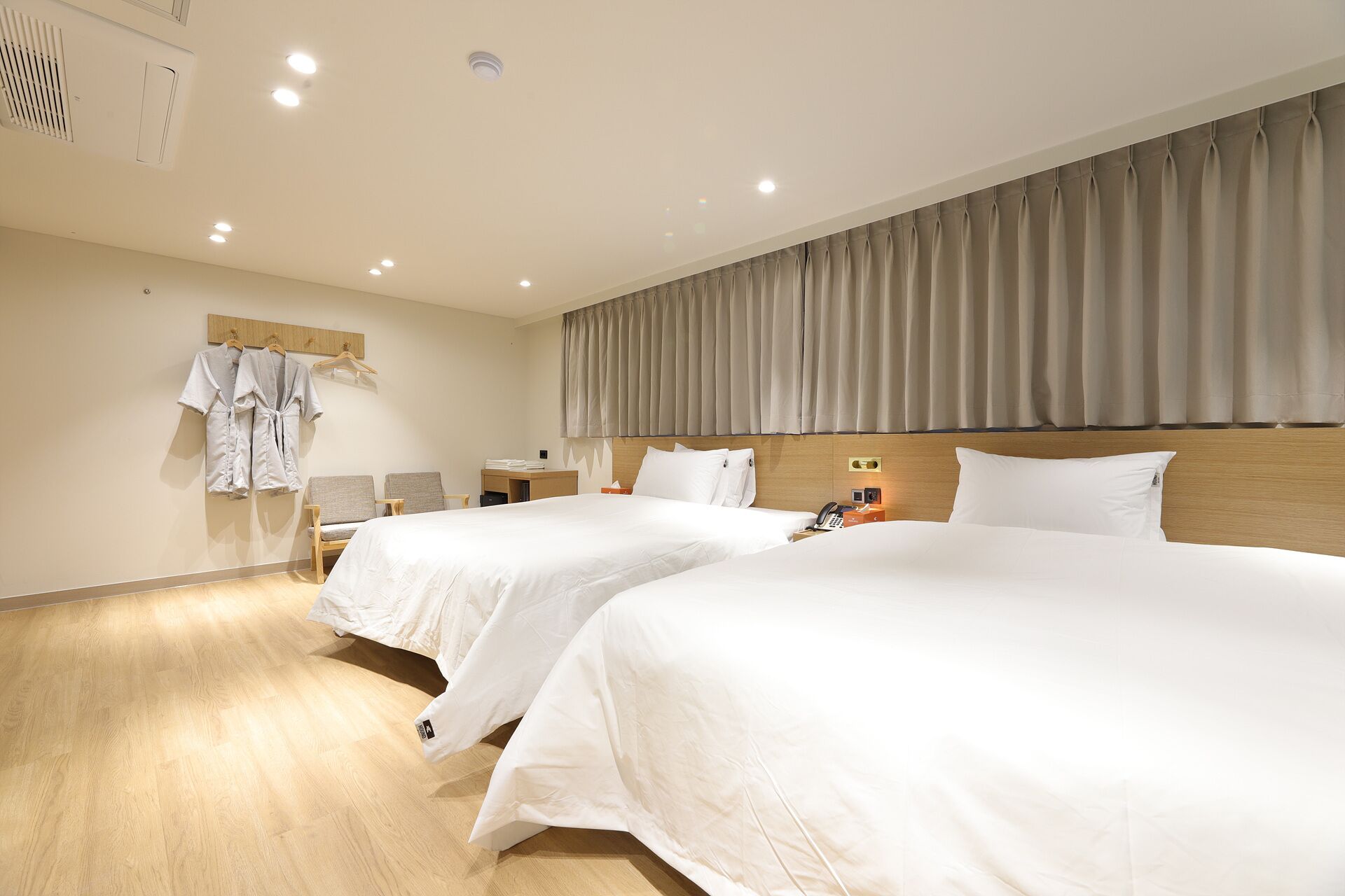 Phòng 2 giường đơn Deluxe | Truy cập Internet không dây miễn phí, bộ trải giường 
