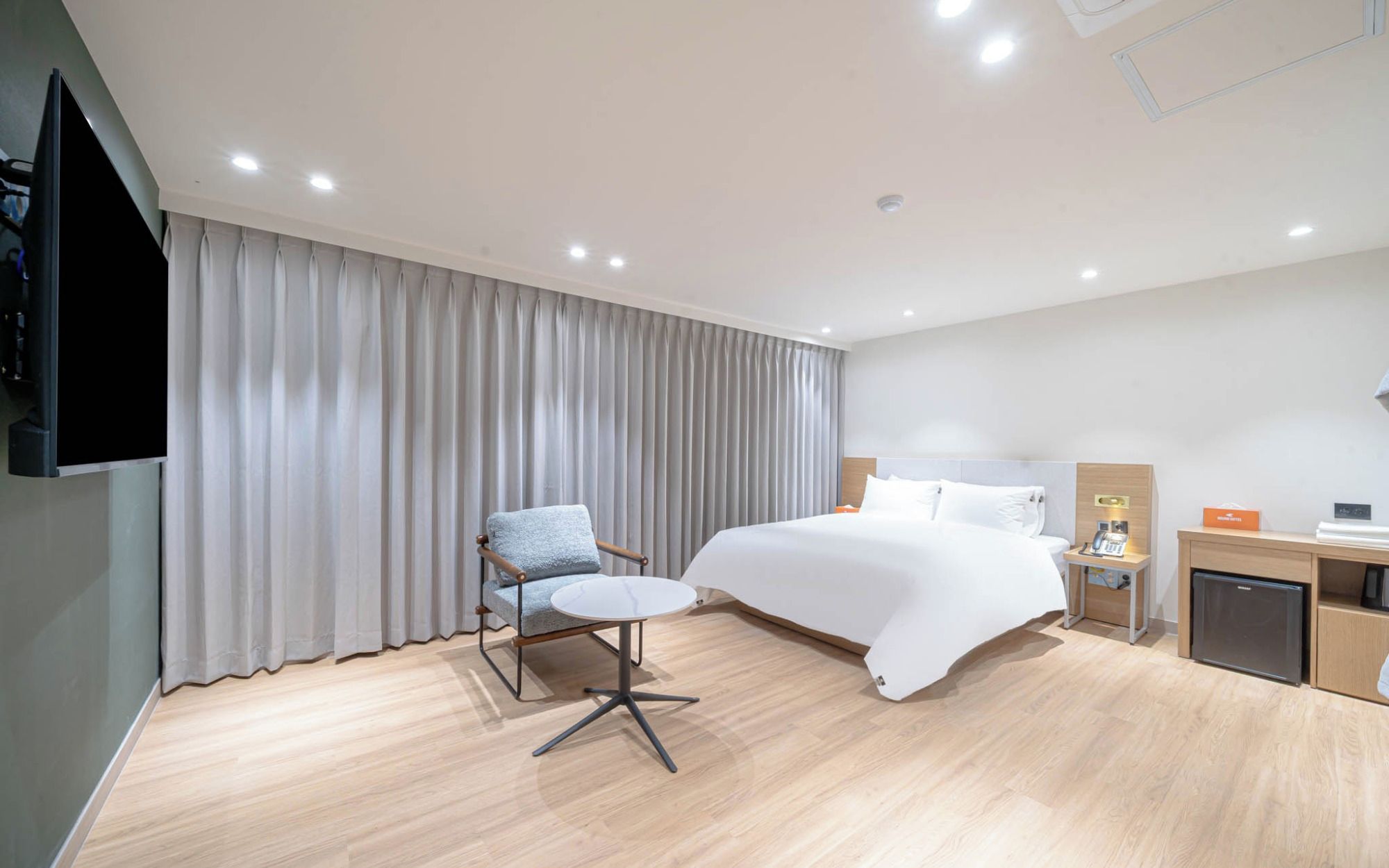 Sistema de insonorización, wifi gratis y ropa de cama 