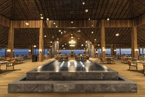 Bar (on property) - Hurawalhi Island Resort Maldives (Huruvalhi)