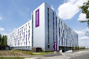 Exterior - Premier Inn London Heathrow Airport Terminal 4 (Hounslow)