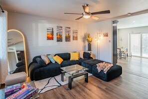 Computer monitors - Luxury Scottsdale Home, Games, 75” TV, Backyard Oasis & Near Old Town Scottsdale (Scottsdale)