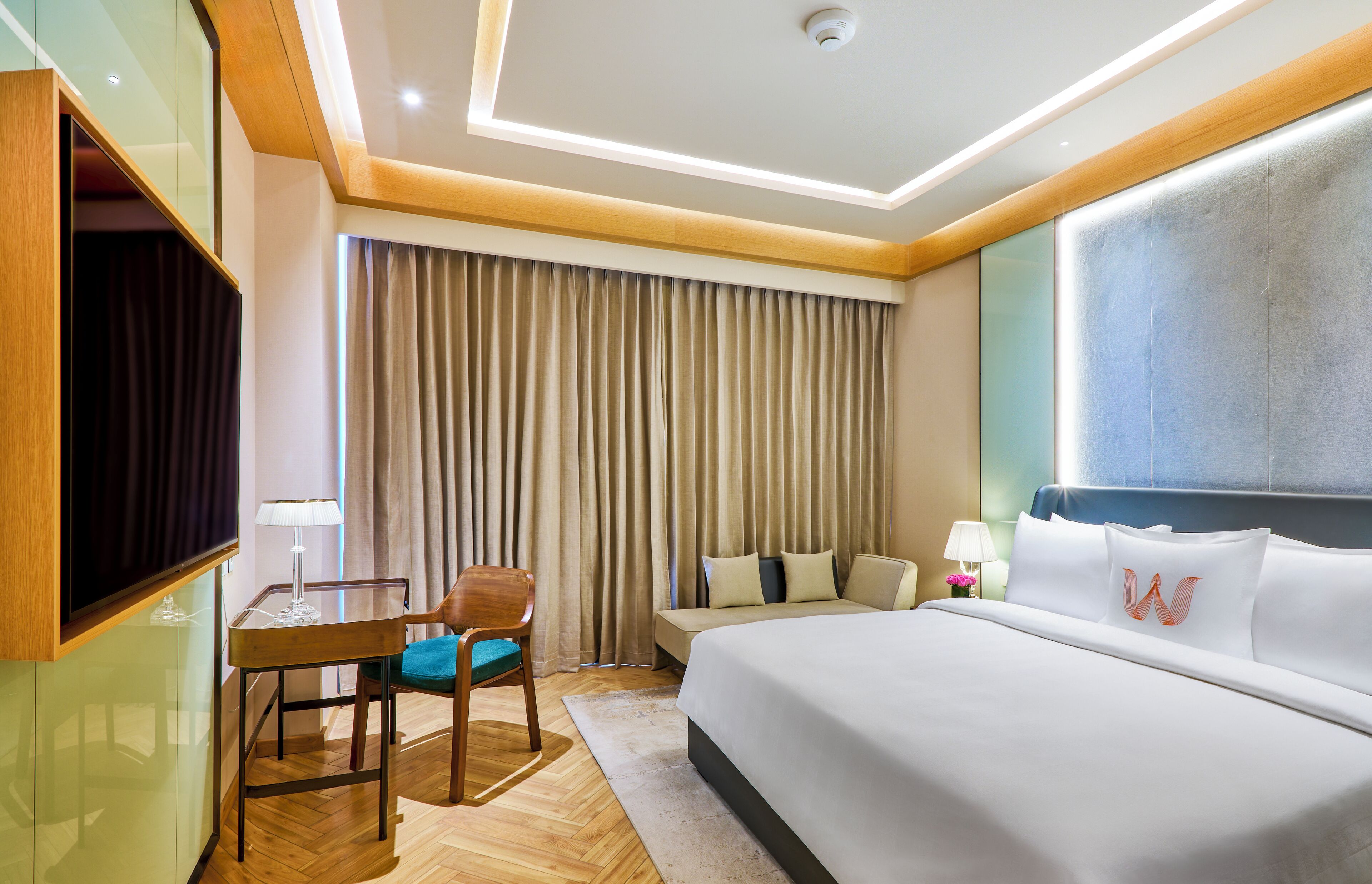 Rom – superior, 1 dobbeltseng | Safe på rommet, skrivebord og skrivebord for bærbar PC