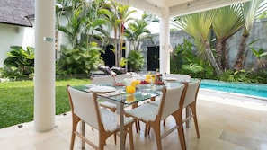 Dining room - Villa Merta Sari 8 by Villa Finder (Seminyak)