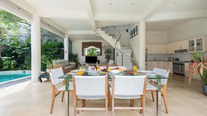 Dining room - Villa Merta Sari 8 by Villa Finder (Seminyak)