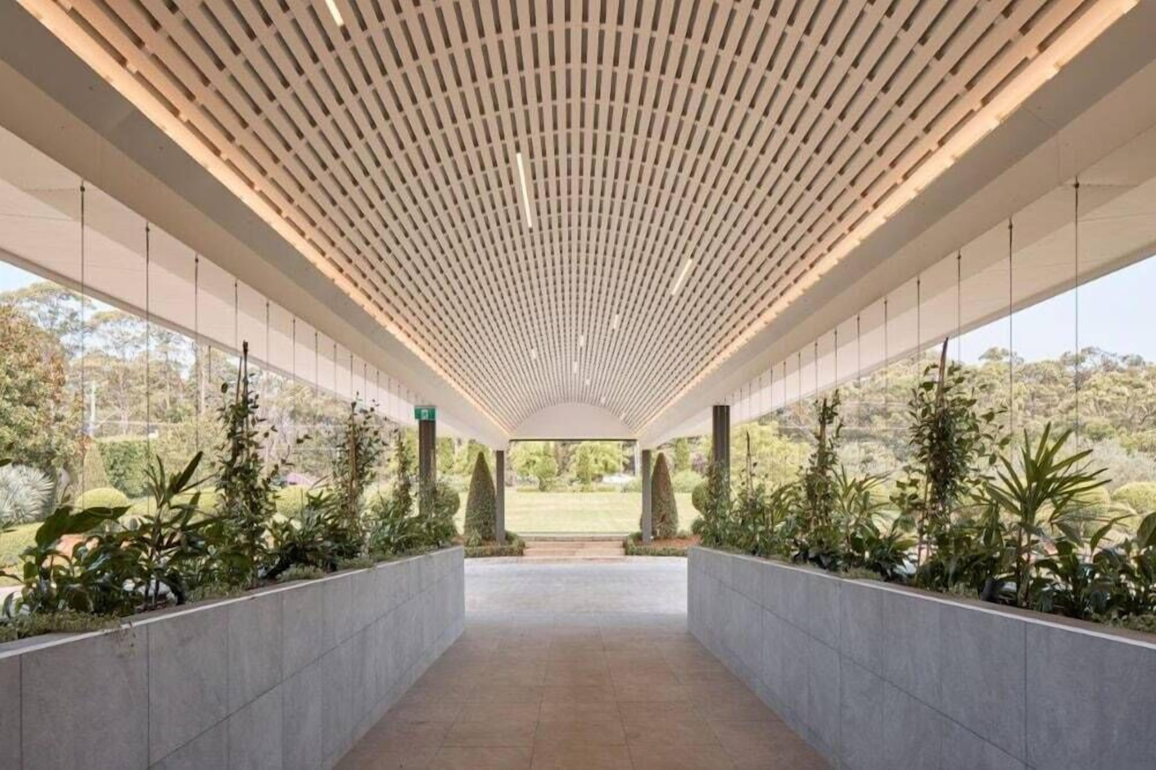 المنطقة المحيطة بالمنشأة