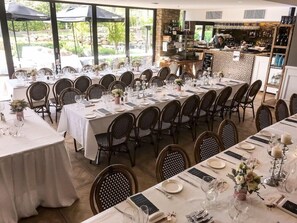 Dining - Miramare Gardens Boutique Accomodation (Sydney)