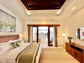 3 bedrooms, WiFi, bed sheets - Chic 3BR Villa in Berawa Next to Finns, Beach & Cafés (Badung)