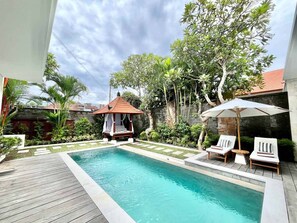 Pool - Chic 3BR Villa in Berawa Next to Finns, Beach & Cafés (Badung)