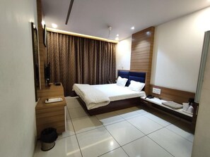 Double Room, City View | Free WiFi - Hotel Pragati (Tilakwada)