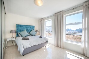 Room - 3 Canterbury Square (Cape Town)