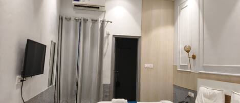 Premium bedding, free WiFi, bed sheets