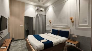 Premium bedding, free WiFi, bed sheets