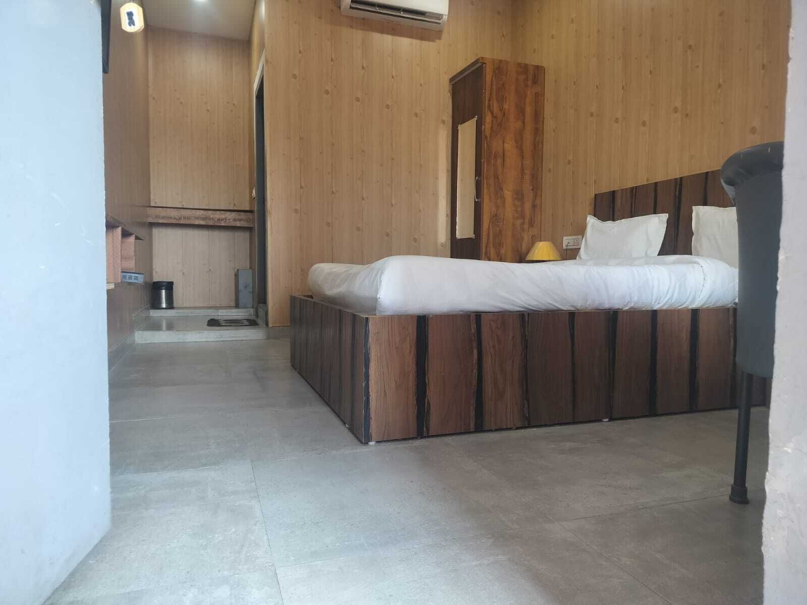 Premium bedding, free WiFi, bed sheets