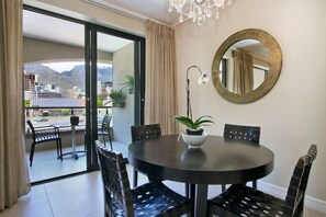 Dining - ITC Hospitality Group One Bedrooms The Decks Building (Cape Town)