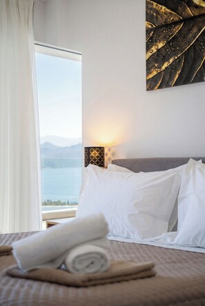 3 bedrooms, iron/ironing board, free WiFi, bed sheets - Villa Esperia (PP88+XWX Perigiali, Greece)