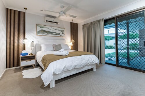 Entire home in Mount Warren Park, Australia