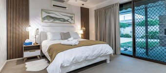 Entire home in Mount Warren Park, Australia