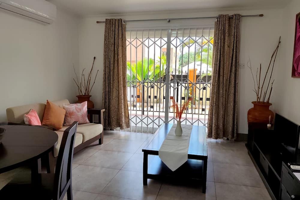 Praslin Island Breeze