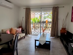 Apartment, Balkon, Stadtblick | Wohnbereich