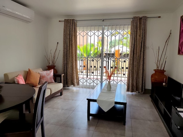 Apartment, Balcony, City View | Living area - Praslin Island Breeze (Praslin Island)