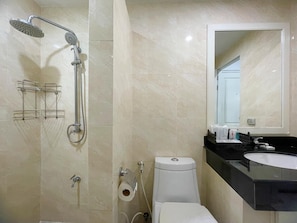 Bathroom - Baan Pattaya by Sabai (Pattaya)