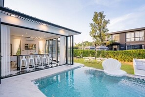Pool - Snap Stay Private Pool Villa Pattaya (Bang Lamung)