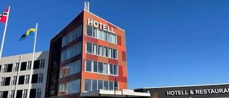 المنشأة من الخارج