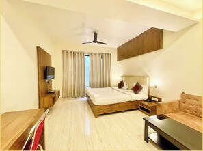 Hypo-allergenic bedding, desk, soundproofing, free WiFi - Hotel Rudraksh Inn Varanasi  (Varanasi)