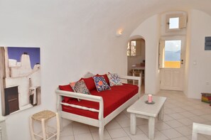 Living area - Villa Ariadni (Santorini)