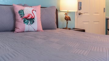 Iron/ironing board, Internet, bed sheets
